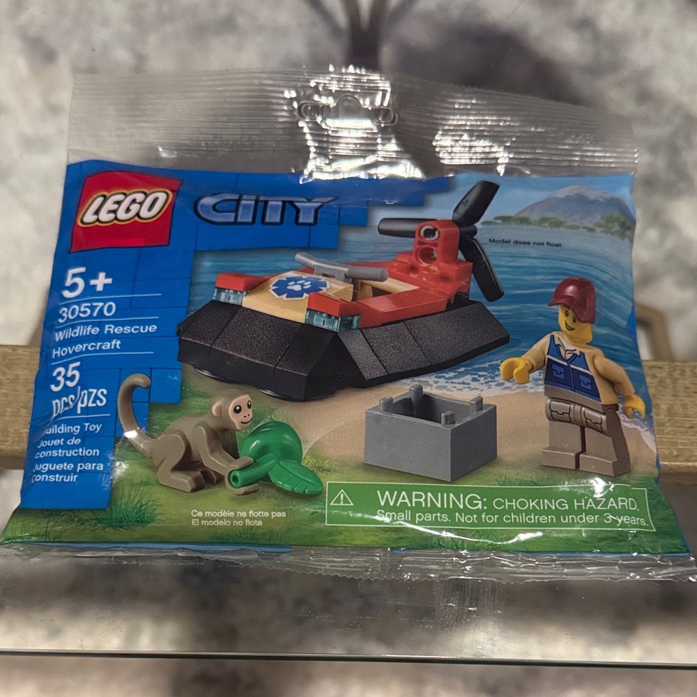 LEGO 30570 City Wildlife Rescue Hovercraft with Monkey Polybag 2021 * Retired *
